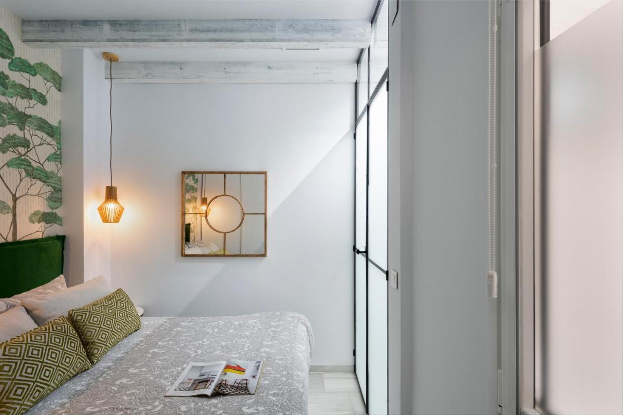 Apartamentos Catedral Севиля Екстериор снимка