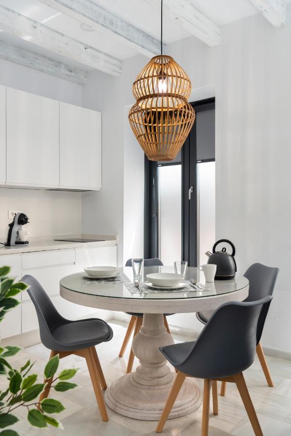 Apartamentos Catedral Севиля Екстериор снимка