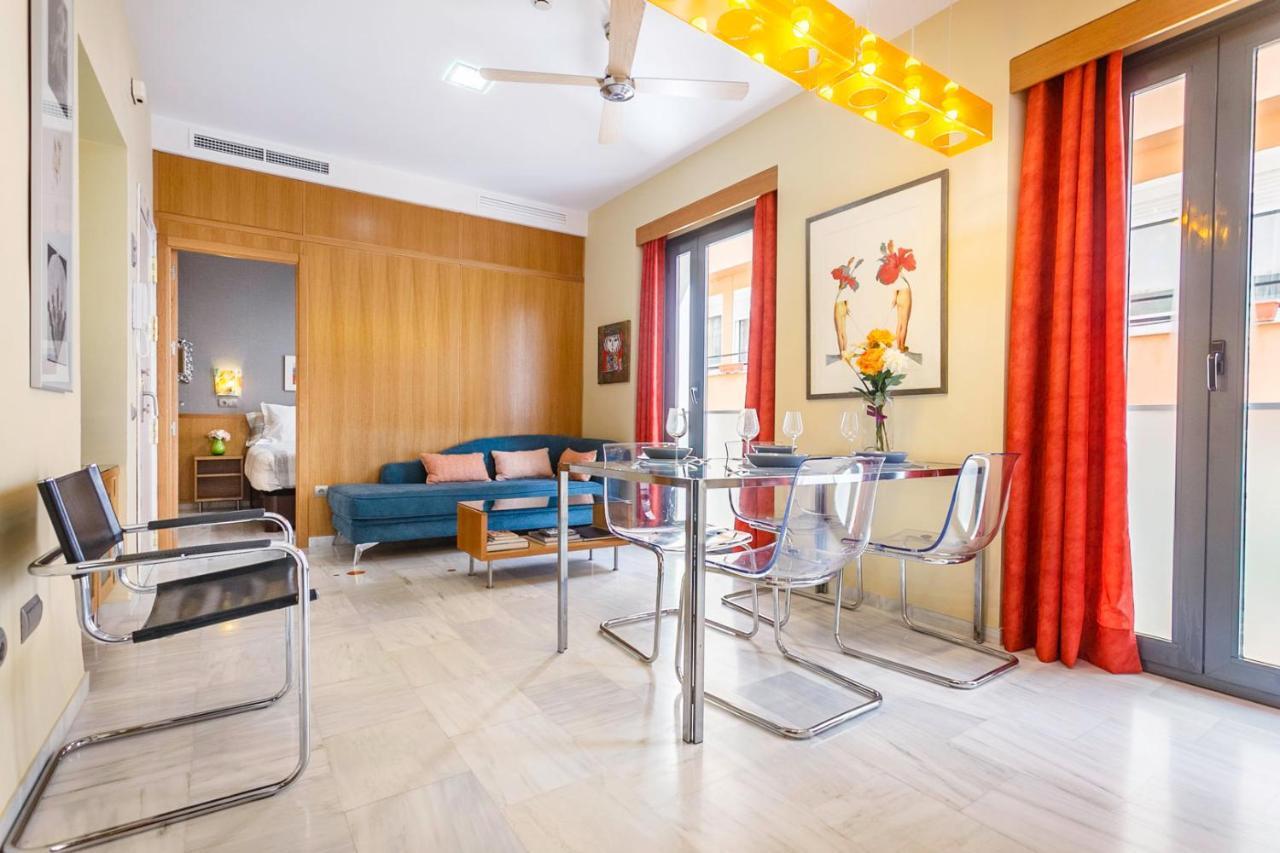 Apartamentos Catedral Севиля Екстериор снимка