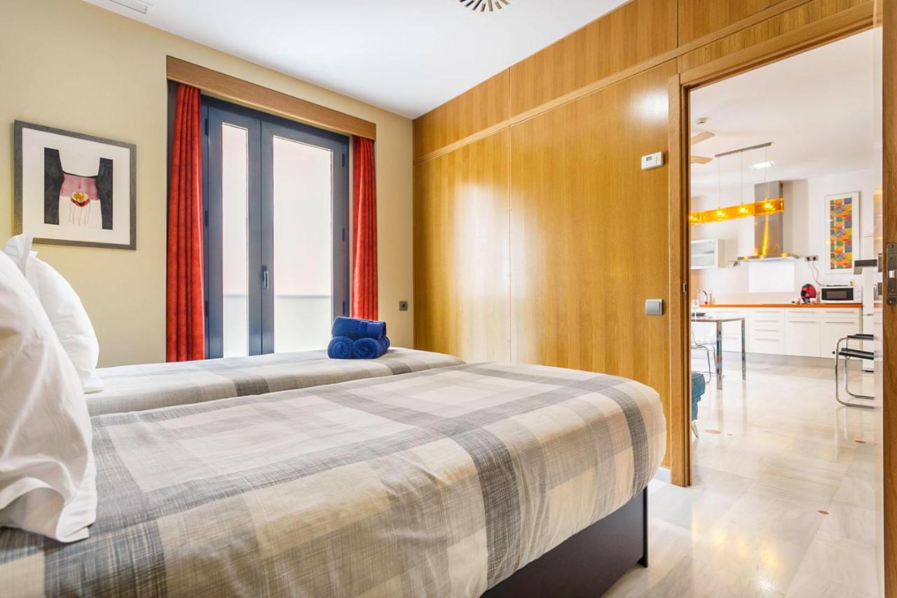 Apartamentos Catedral Севиля Екстериор снимка